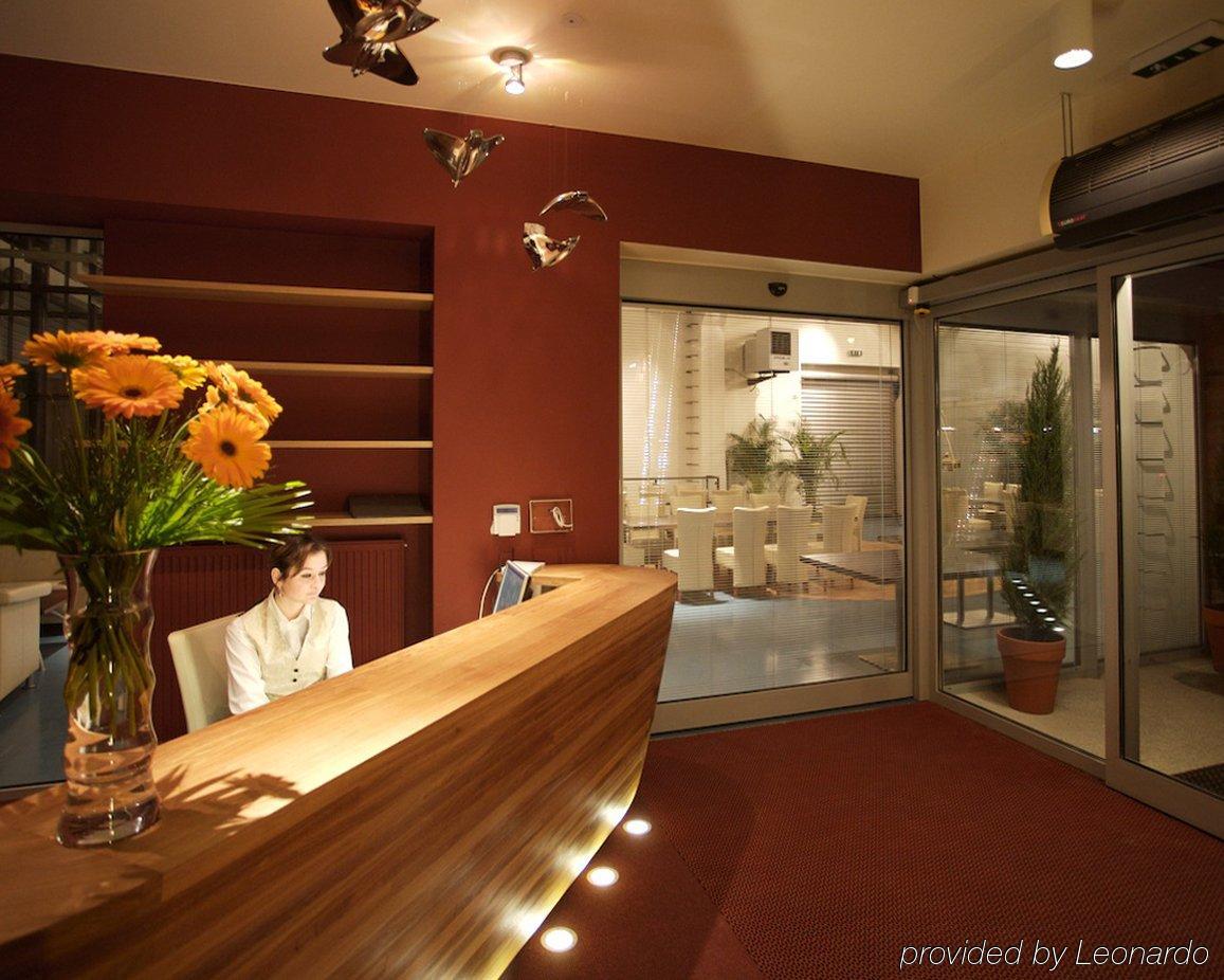 Restaurant & Design Noem Arch Готель 4*